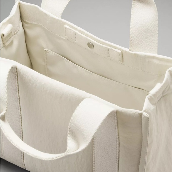 Lululemon Boxy Mini Tote Bag 4.5L- Bone - Picture 5 of 6